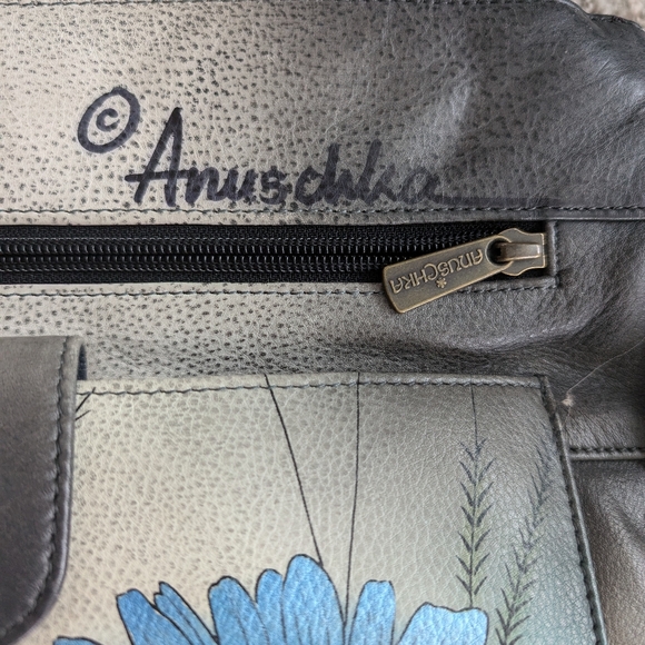 Anuschka 4 piece set floral hand painted bags - Picture 4 of 14